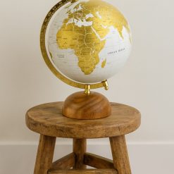 גלובוס קטן לבן AMR