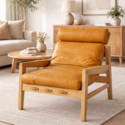 כורסא מפנקת מעץ מלא בשילוב ריפוד מעור EAT