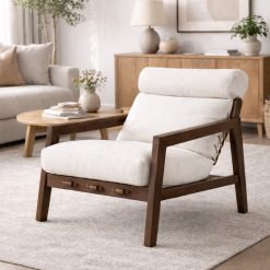 כורסא מעץ מלא בשילוב ריפוד קל לניקוי EAT