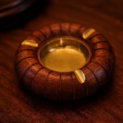 מאפרה עץ עגולה AMR