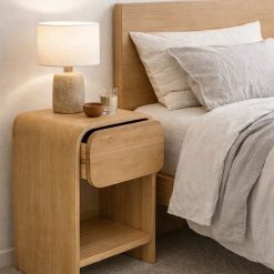 שידת לילה מעץ מלא עם מגירה ומדף EAT