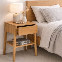 שידת לילה מעץ מלא עם מגירה ומדף EAT