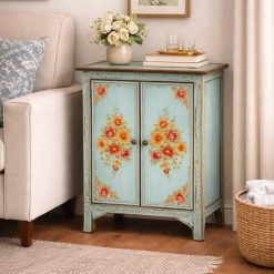 שידת עץ מצוירת – שתי דלתות דגם נינה MUK