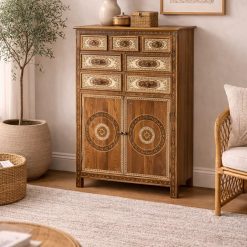 שידת עץ מצוירת עם 7 מגירות ו2 דלתות דגם נאבין MUK