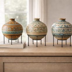 סט 3 כלי מתכת מצוירים עם מעמד ברזל דגם גירי MUK